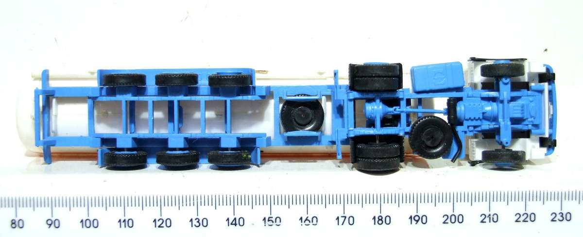 HERPA HO: Detailed MAN Truck & Trailer in Fair Un-Boxed Condition.(Germany)