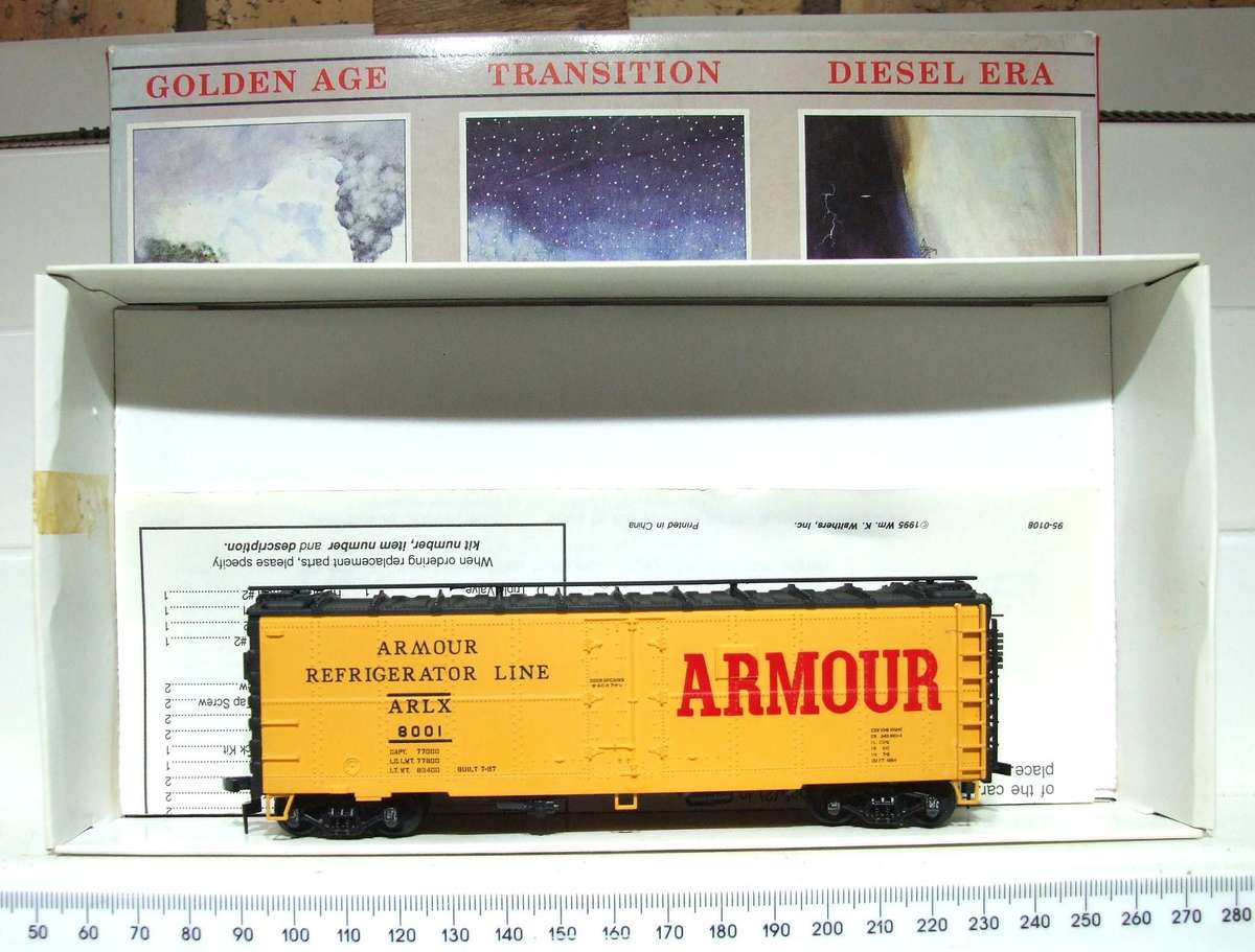WALTHERS HO: Colorful 40'  "ARMOUR" Reefer Car in New, Assembled and Boxed condition.