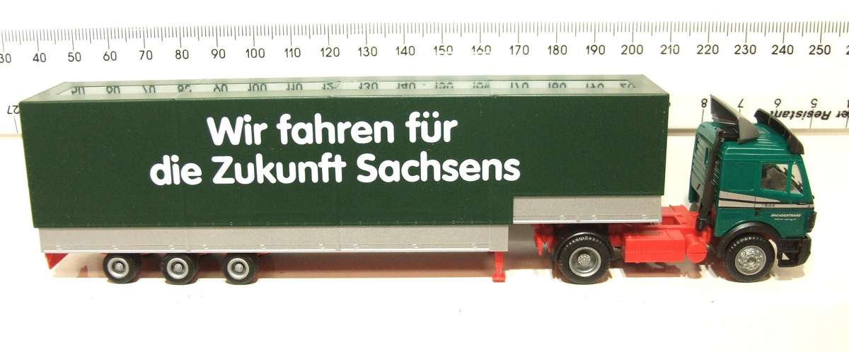 HERPA HO: Highly Detailed "SACHSENTRANS" Mercedes Benz Horse & Trailer in Good Boxed Condition.