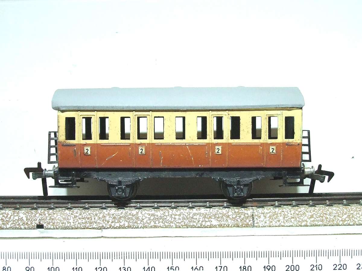 FLEISCHMANN OO: Vintage Junior Passenger Car in  Fair, Un-Boxed condition(GR)