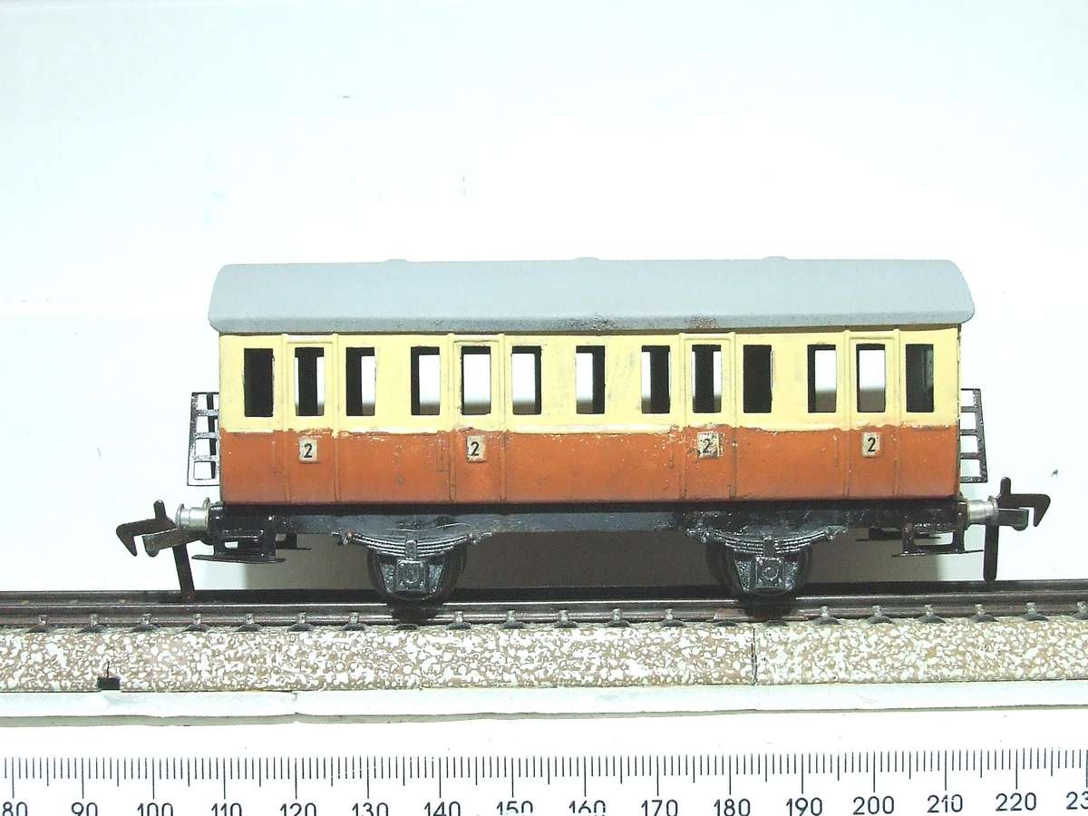 FLEISCHMANN OO: Vintage Junior Passenger Car in  Fair, Un-Boxed condition(GR)