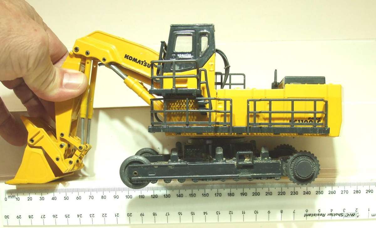 JOAL 1:50: Detailed Incomplete Komatsu PC1100LC  Excavator for Parts or Restoration.