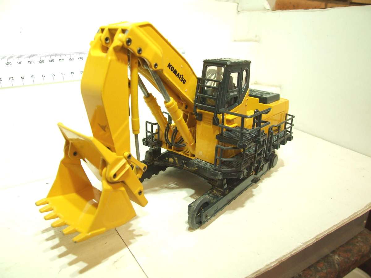 JOAL 1:50: Detailed Incomplete Komatsu PC1100LC  Excavator for Parts or Restoration.