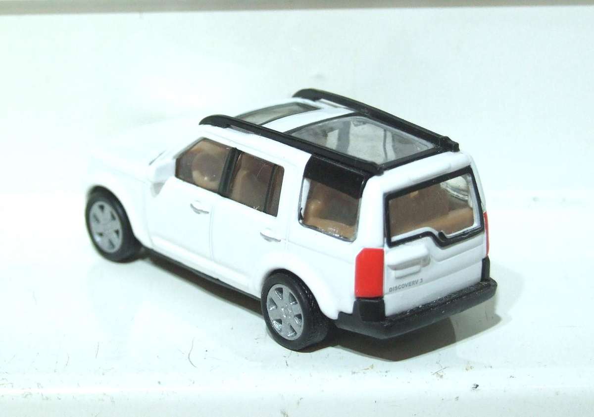 MALIBU HO: Highly Detailed Land Rover Discovery 3  in Good Un-Boxed Condition.