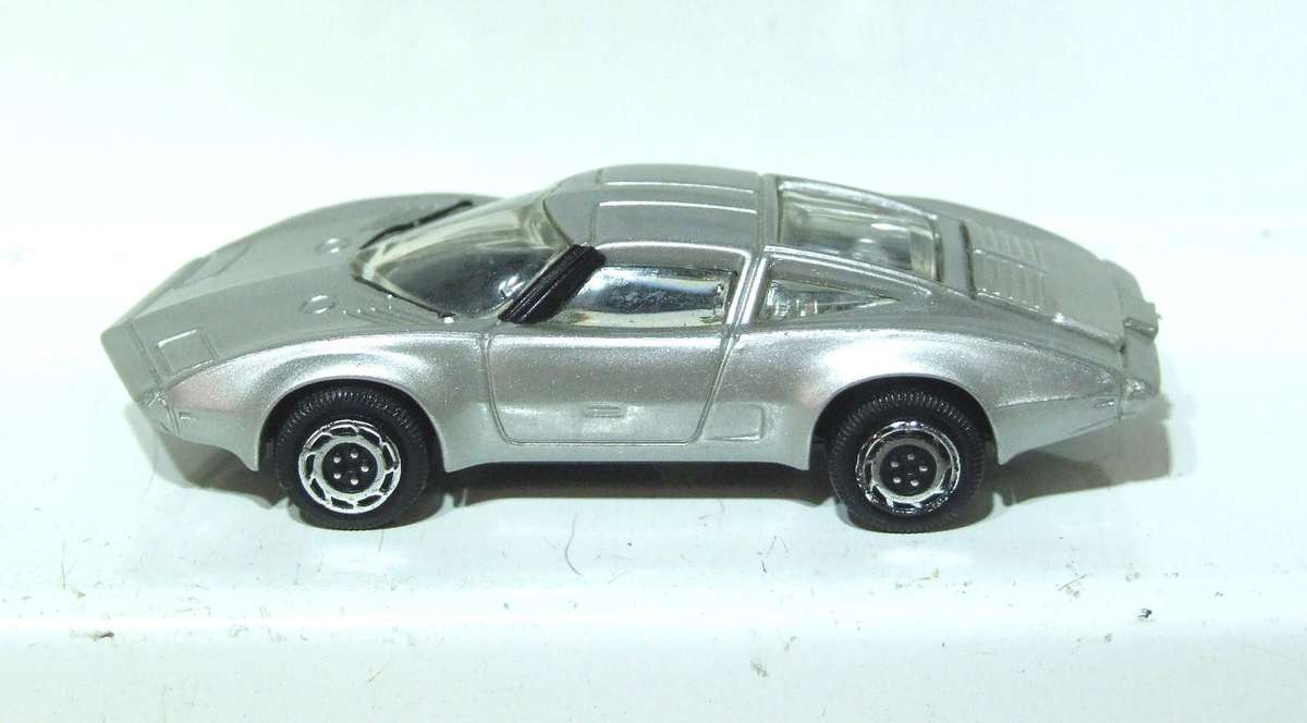 TM GM Corp HO: Highly Detailed 98 Aero Vette GT in Good Un-Boxed Condition.