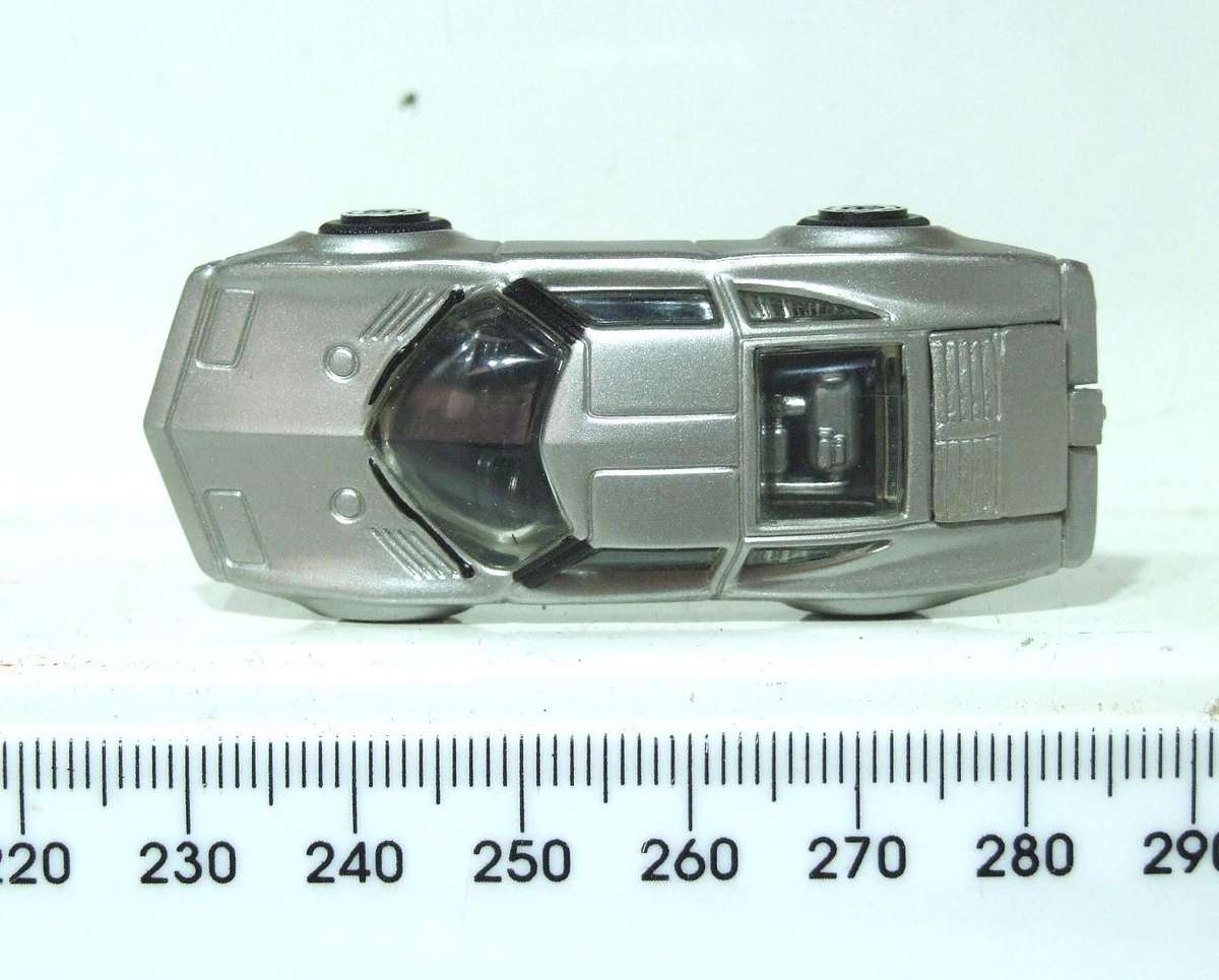 TM GM Corp HO: Highly Detailed 98 Aero Vette GT in Good Un-Boxed Condition.