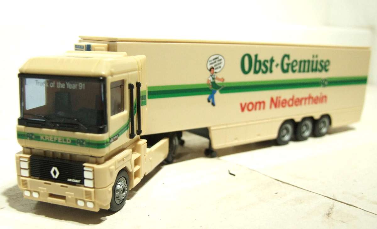 HERPA HO: Highly Detailed "OBST GEMUSSE" Renault Horse & Trailer in Good Boxed Condition.