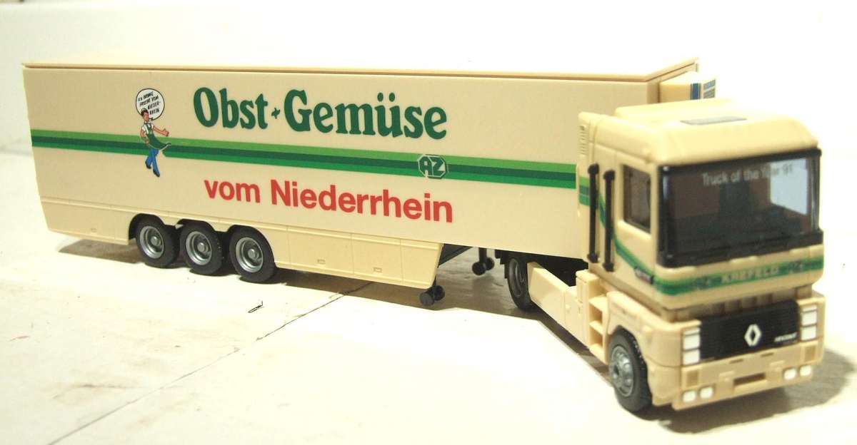 HERPA HO: Highly Detailed "OBST GEMUSSE" Renault Horse & Trailer in Good Boxed Condition.