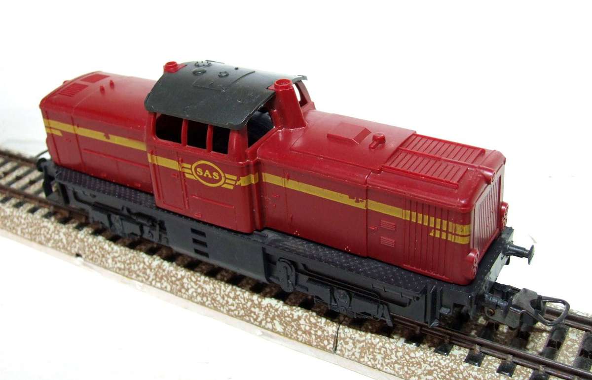 LIMA HO:  SAR Diesel Locomotive in Fair, Un-boxed and Used Condition(Italy)