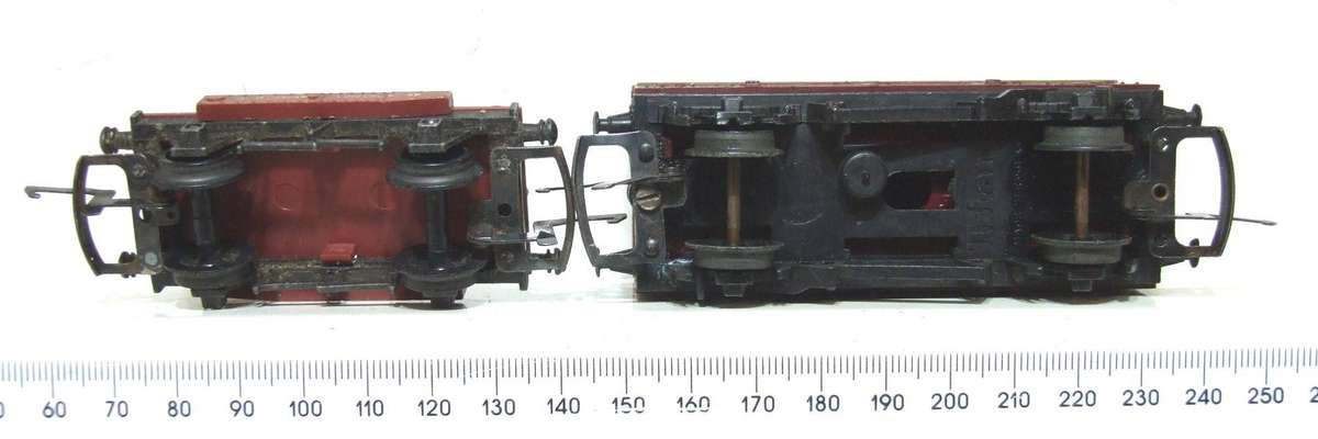 TRI-ANG OO:  Vintage English Container Carrier + Baggage Van in Scrap Un-Boxed condition.