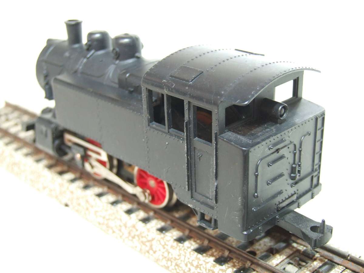 LIMA HO: Unmarked  European Style Tank Locomotive in Fair, Un-boxed and Used Condition(Italy)