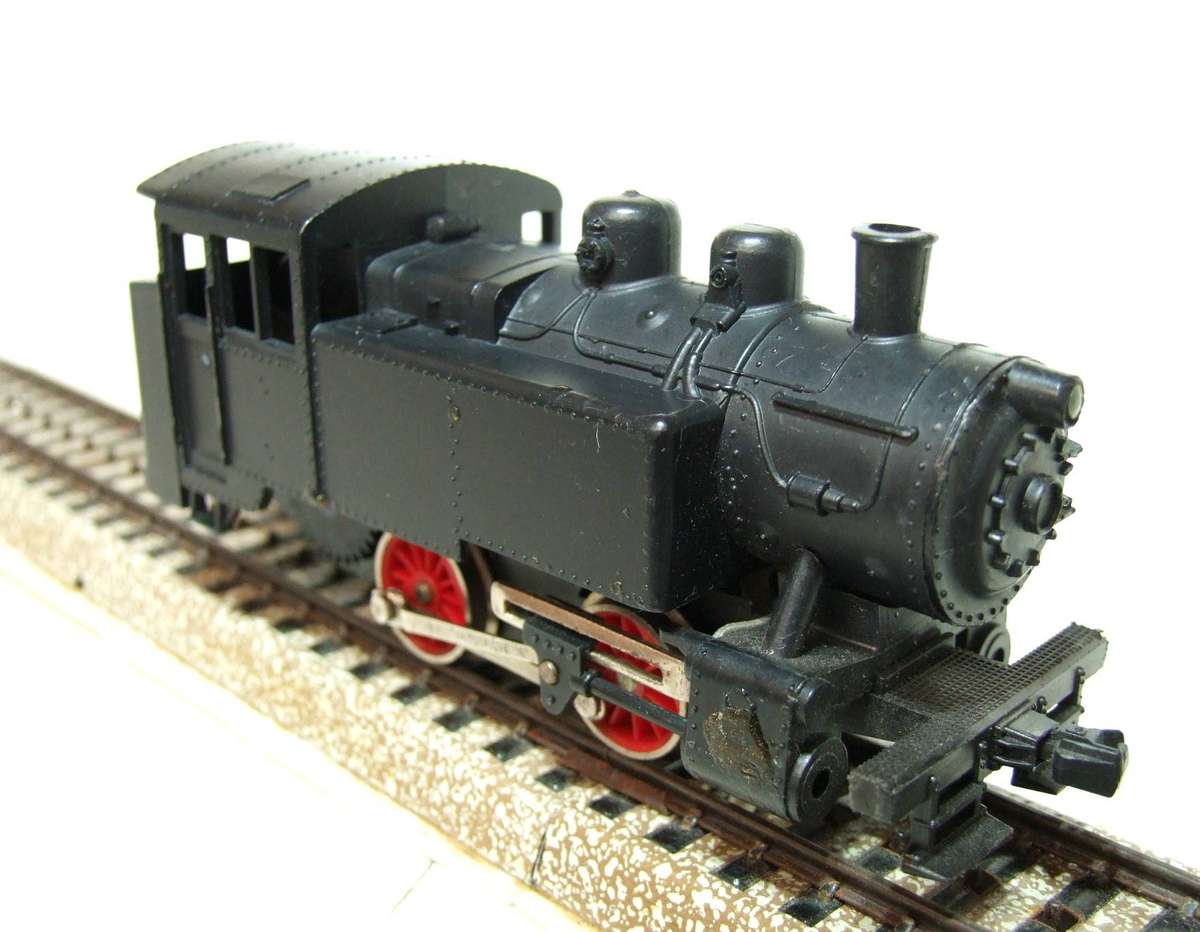 LIMA HO: Unmarked  European Style Tank Locomotive in Fair, Un-boxed and Used Condition(Italy)