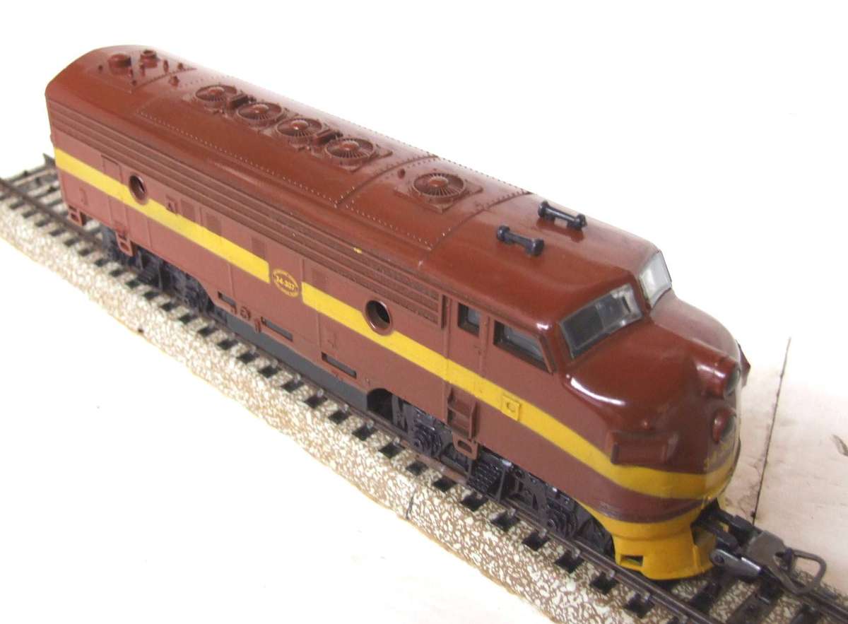 LIFE-LIKE HO: Vintage SAR 34 Diesel Loco in Good Un-Boxed condition.