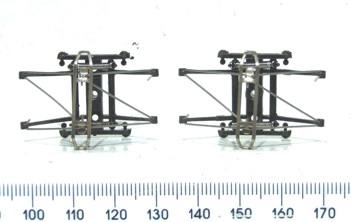 LIMA HO: 1pr SAR E5 Locomotive Pantographs  in Good condition(with new Springs) for Parts.(Italy)