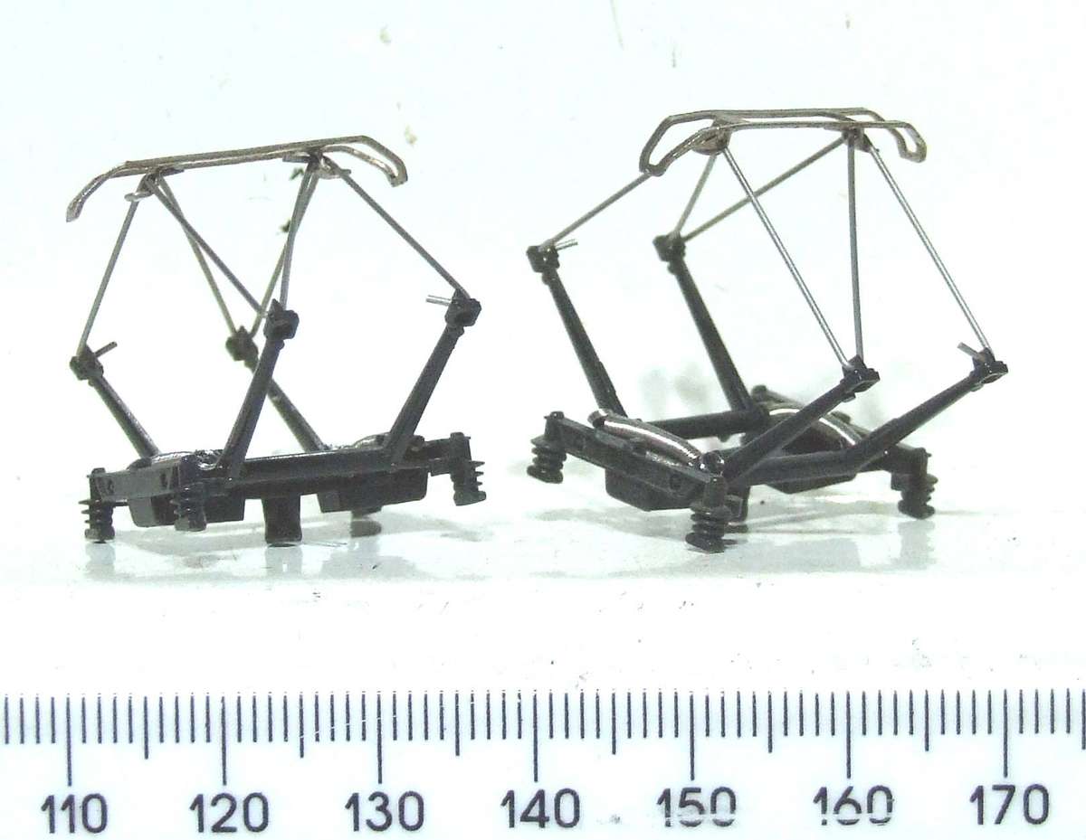 LIMA HO: 1pr SAR E5 Locomotive Pantographs  in Good condition(with new Springs) for Parts.(Italy)