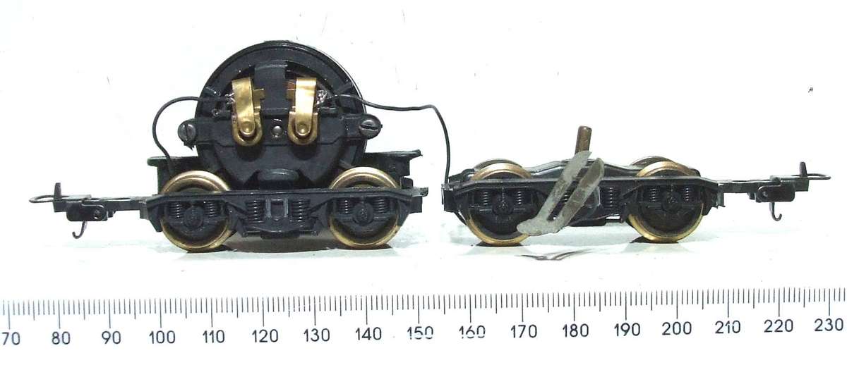 LIMA HO: SAR E5 Loco Power Bogies with Low Gearing Configuration in Good Condition for Parts.(Italy)