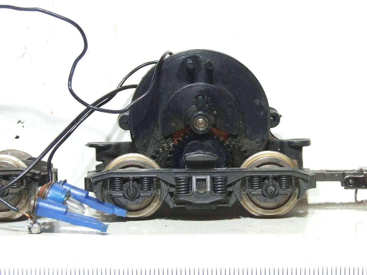 LIMA HO: SAR E5 Loco Power Bogies with Directional Lights in Good Condition for Parts.(Italy)