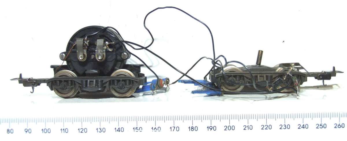 LIMA HO: SAR E5 Loco Power Bogies with Directional Lights in Good Condition for Parts.(Italy)