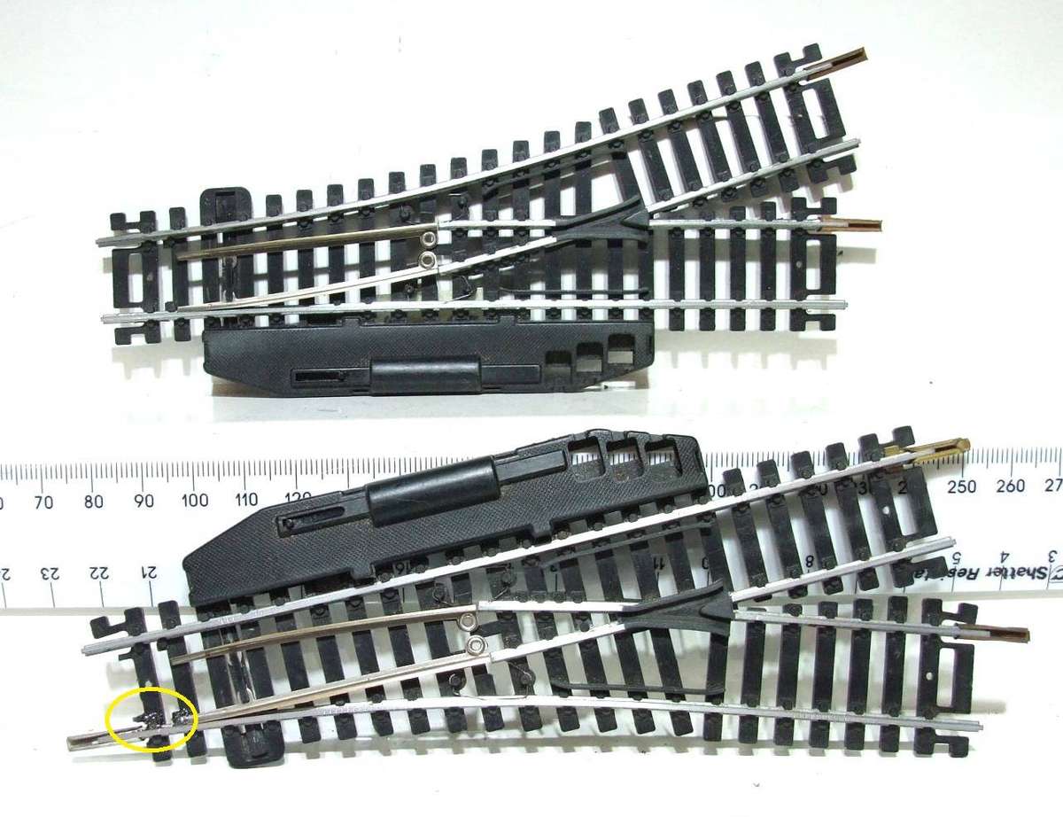 LIMA HO/OO: Steel Manual RH+LH Points in Good Used and Un-Boxed Condition.(Italy)