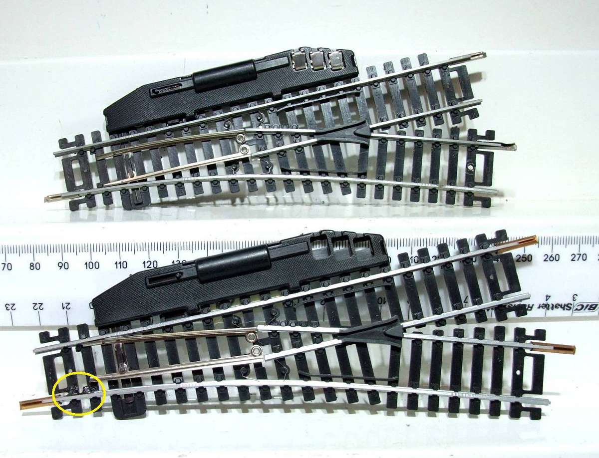 LIMA HO/OO: Steel Manual 2pc RH Points in Good Used and Un-Boxed Condition.(Italy)