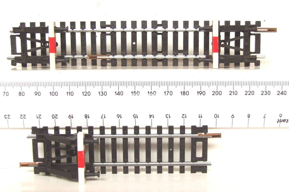 LIMA HO: 3x Vintage Plastic Buffer Stops in Good Un-Boxed condition(England)