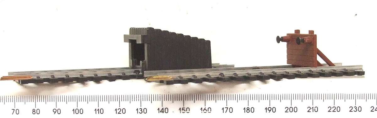 LIMA HO: 2x Vintage Plastic Buffer Stops in Good Un-Boxed condition(England)
