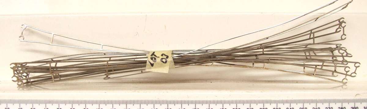 MARKLIN HO:  On Auction are these 12pc Overhead Centenary Wires in Good Used Condition.(GR)