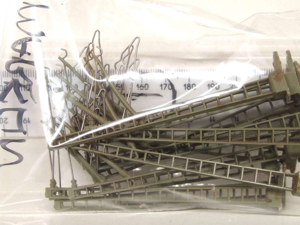 MARKLIN HO:  On Auction are these 13pc Overhead Centenary Masts in Good Used Condition.(GR)