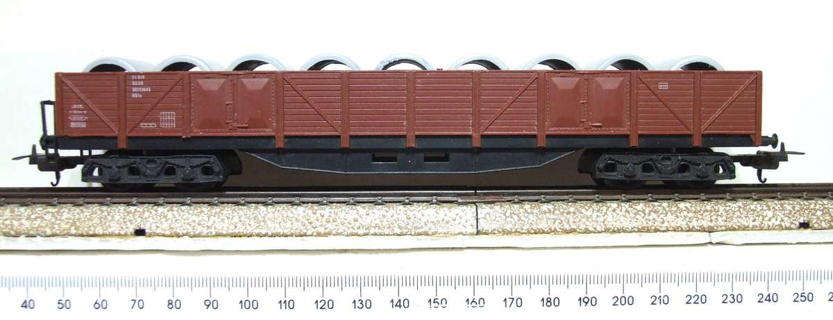 LIMA HO: Long Freight Wagon with Concrete Pipe Load in Fair Un-boxed, Used condition (Italy)