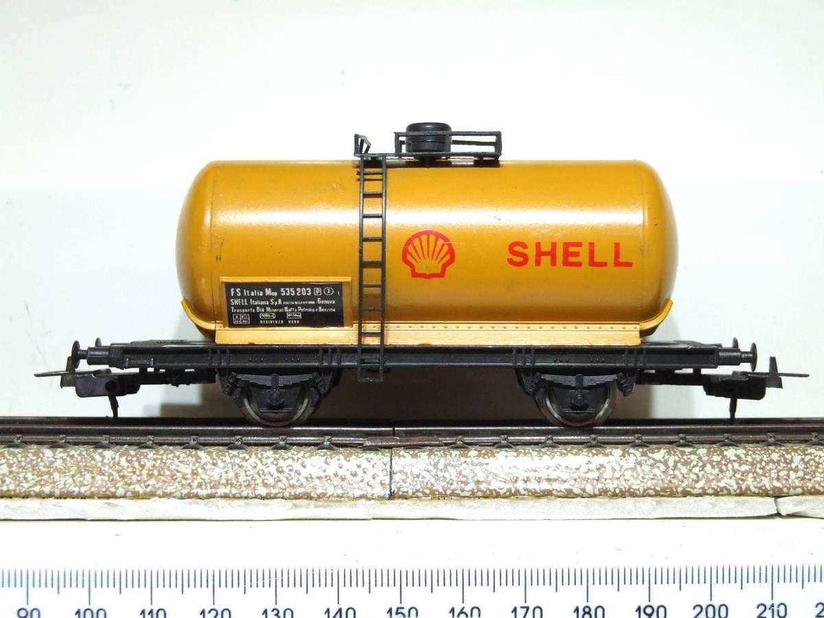 LIMA HO: Vintage SHELL Tanker Wagon in Fair  Un-Boxed Condition (Italy)