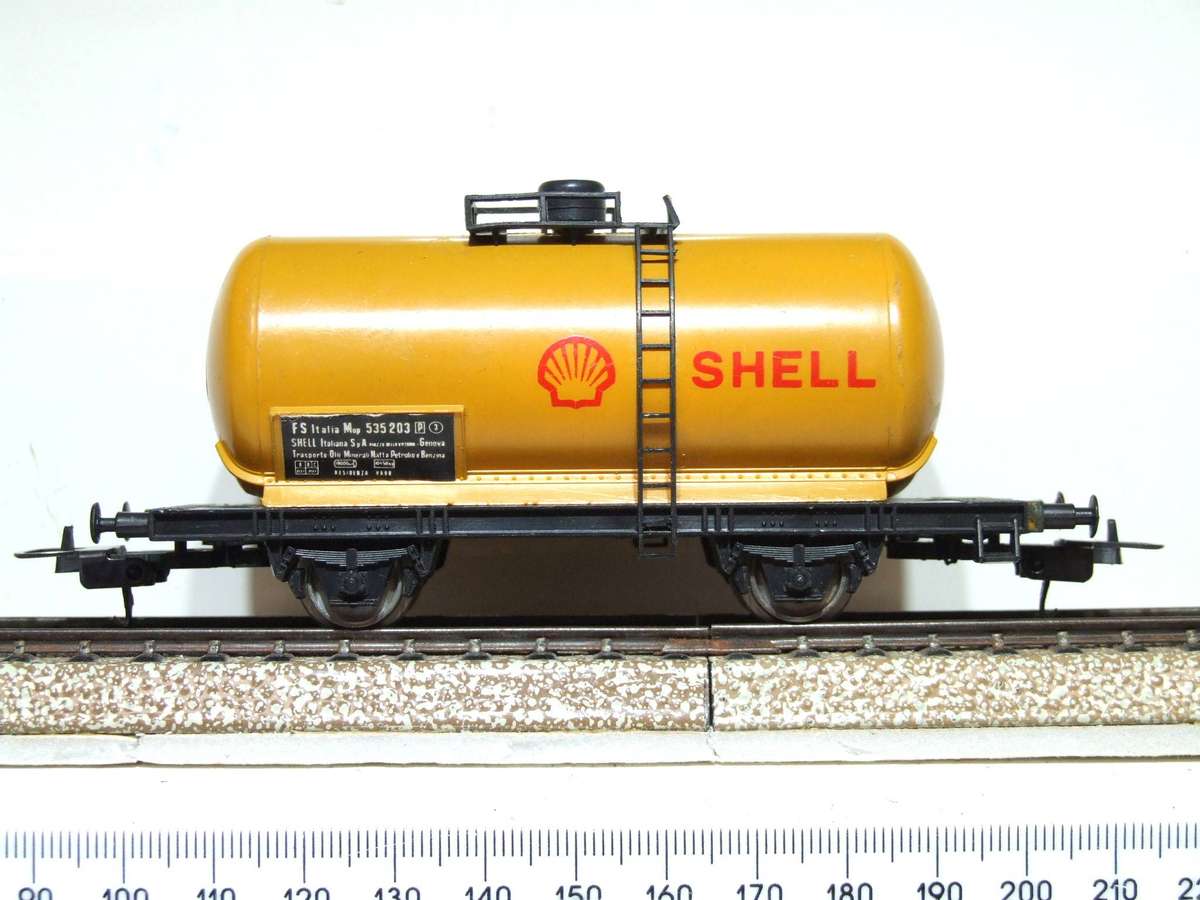 LIMA HO: Vintage SHELL Tanker Wagon in Fair  Un-Boxed Condition (Italy)