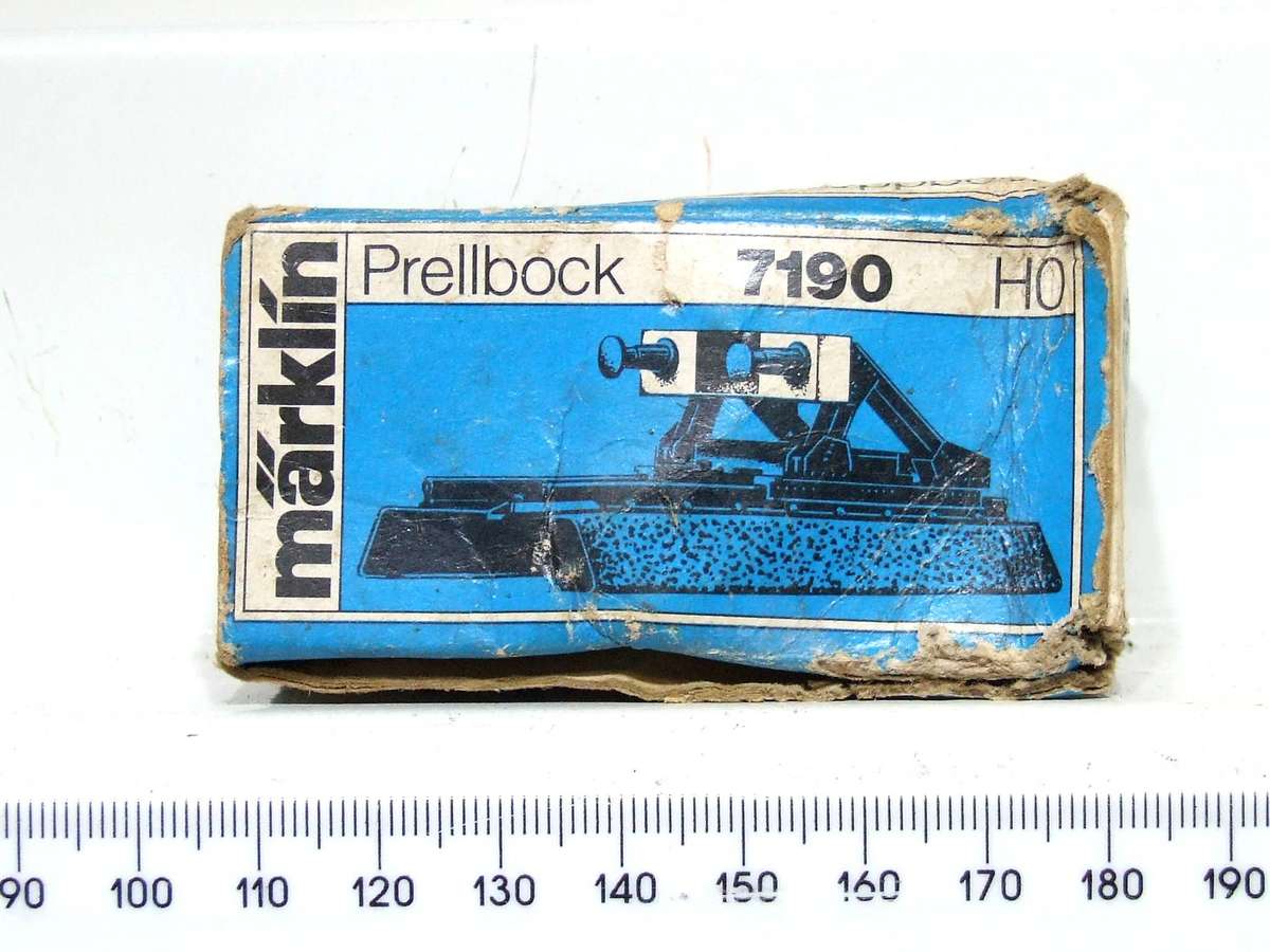 MARKLIN HO:  Vintage M-Track Railway Buffer Stop in Good Boxed Condition (GR)