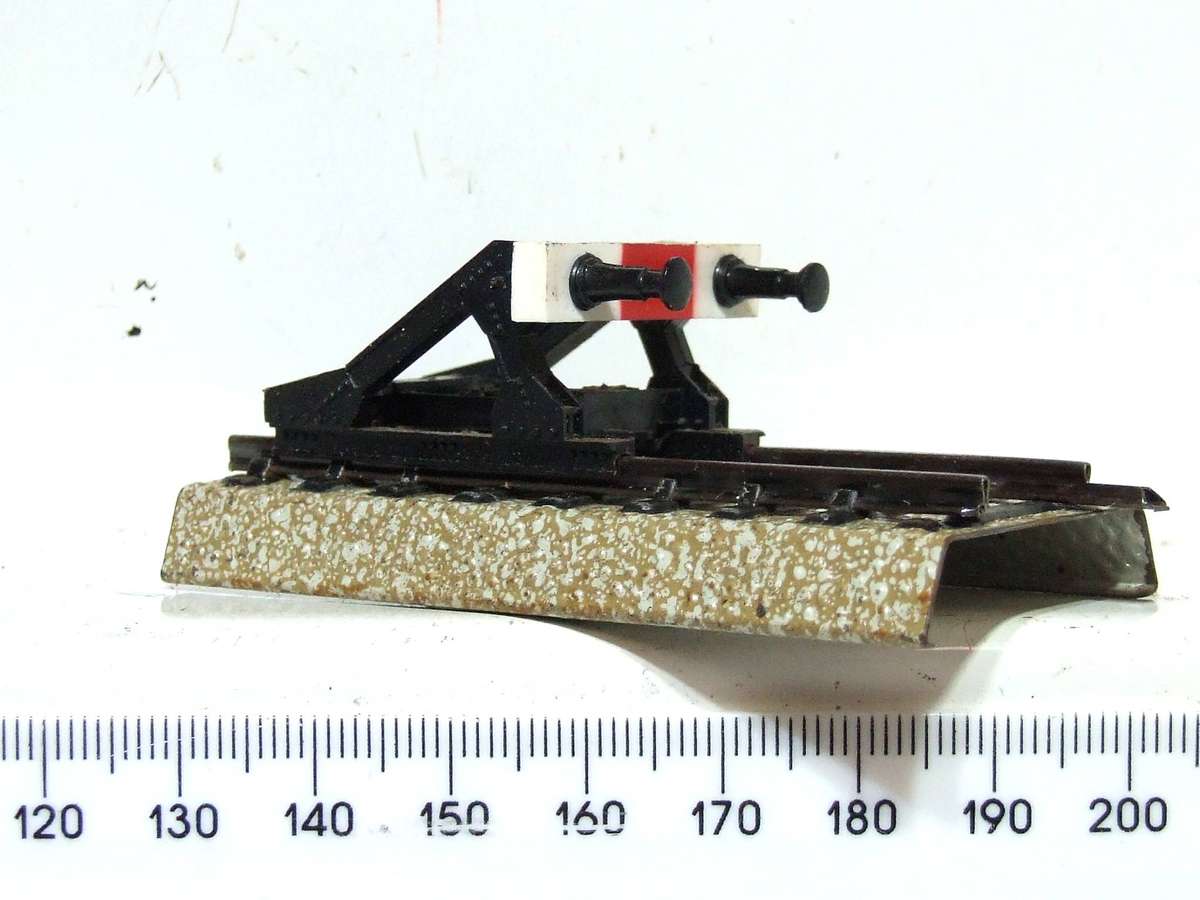 MARKLIN HO:  Vintage M-Track Railway Buffer Stop in Good Boxed Condition (GR)