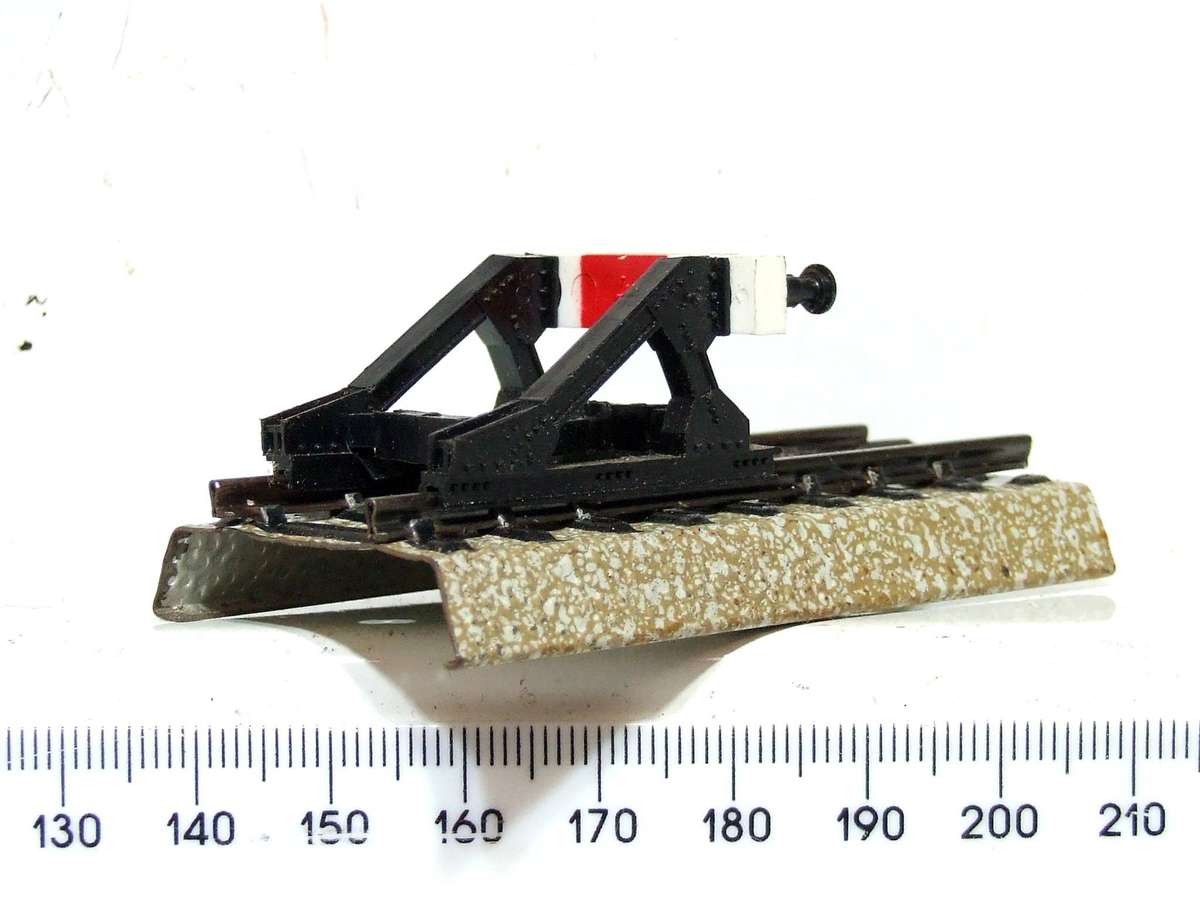MARKLIN HO:  Vintage M-Track Railway Buffer Stop in Good Boxed Condition (GR)