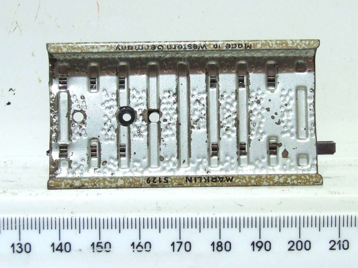 MARKLIN HO:  Vintage M-Track Railway Buffer Stop in Good Boxed Condition (GR)