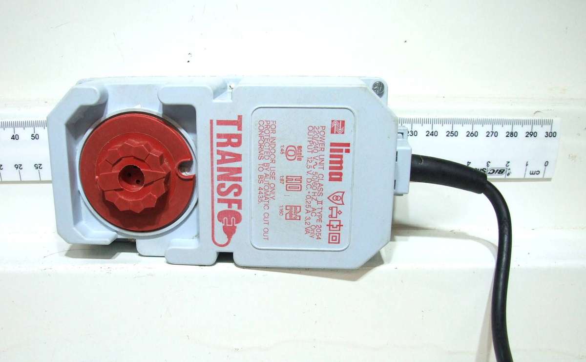 LIMA POWER SUPPLY:  European 220V/12.5V DC Power Supply/Controller in good un-boxed condition(Italy)