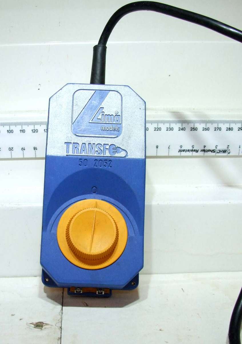 LIMA POWER SUPPLY:  European 220V/10.5V DC Power Supply/Controller in good un-boxed condition(Italy)