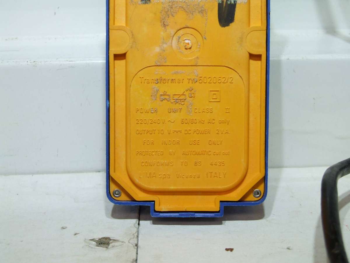 LIMA POWER SUPPLY:  European 220V/10.5V DC Power Supply/Controller in good un-boxed condition(Italy)