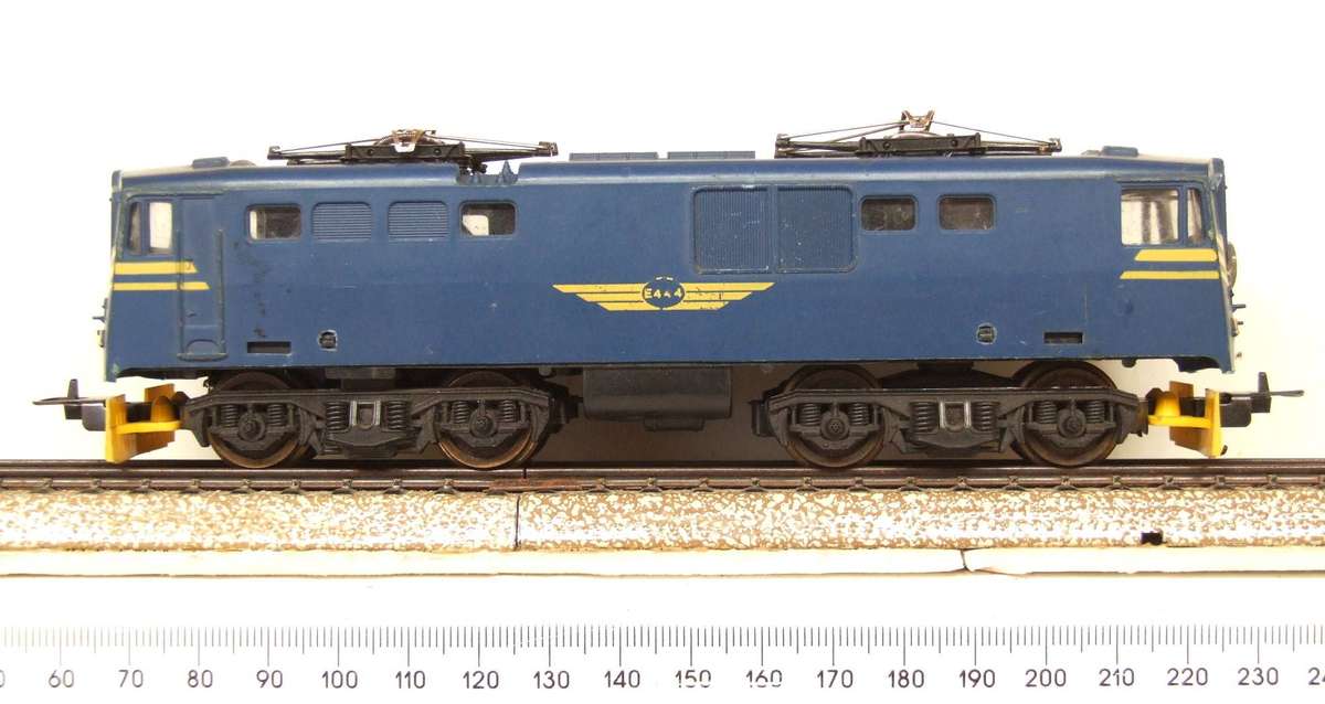 LIMA HO:  SAR ` Blue Train` E6 (Life-Like body) Locomotive in Fair condition.(Italy)