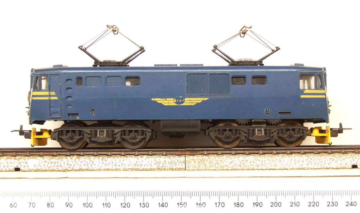 LIMA HO:  SAR ` Blue Train` E6 (Life-Like body) Locomotive in Fair condition.(Italy)