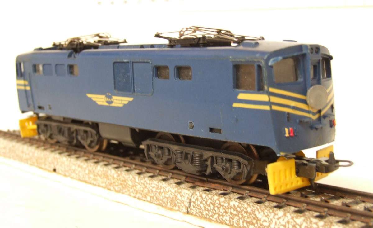 LIMA HO:  SAR ` Blue Train` E6 (Life-Like body) Locomotive in Fair condition.(Italy)