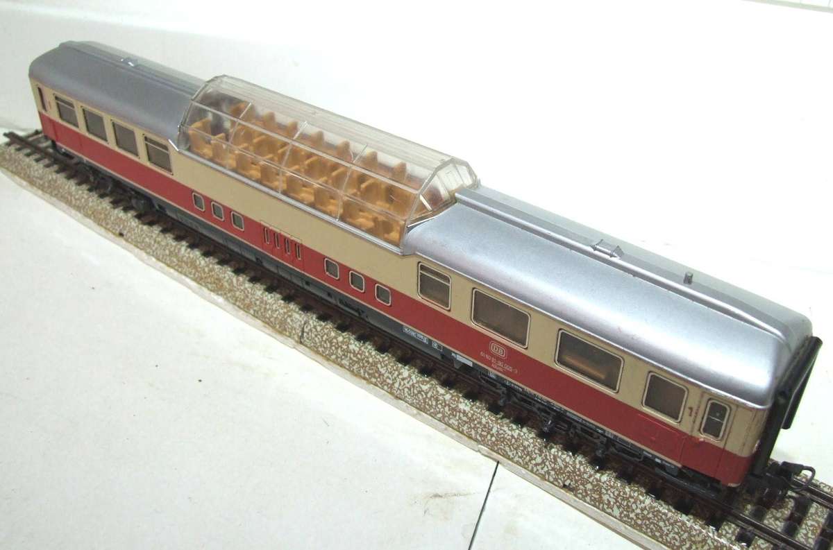 MARKLIN HO: Vintage `DB` 1st Class Observation Passenger Coach in Fair un-boxed condition (Germany)