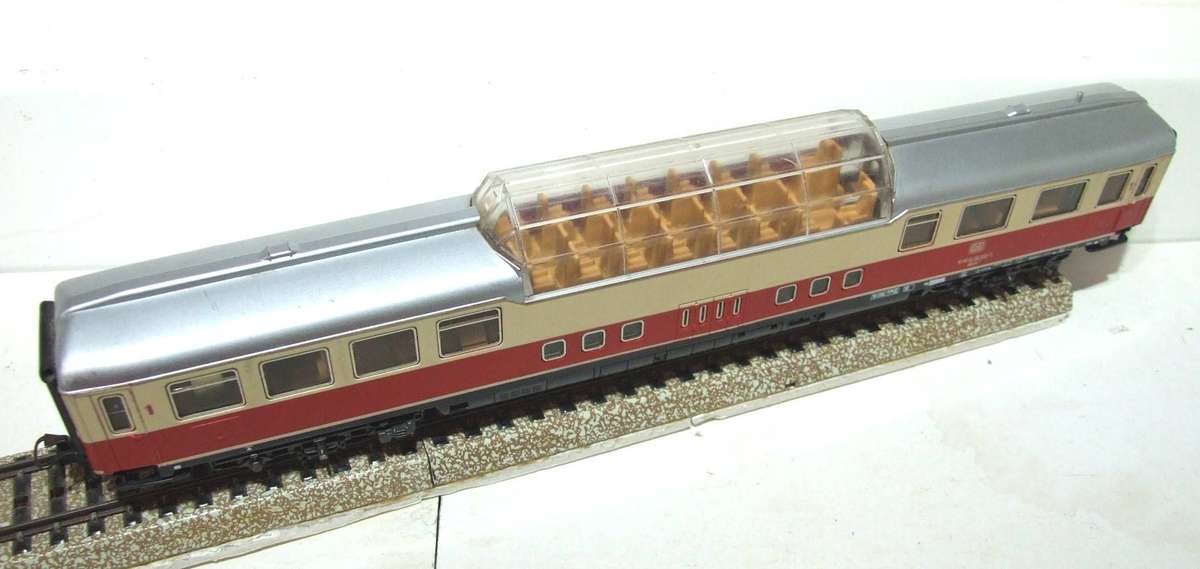 MARKLIN HO: Vintage `DB` 1st Class Observation Passenger Coach in Fair un-boxed condition (Germany)