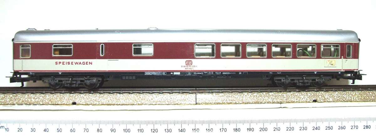 MARKLIN HO: Vintage `DB` 1st Class Speisewagen in Fair un-boxed condition (Germany)