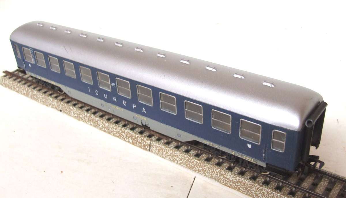 FLEISCHMANN HO: Vintage `DB TOROPA" 1st Class Passenger Coach in Fair un-boxed condition (Germany)