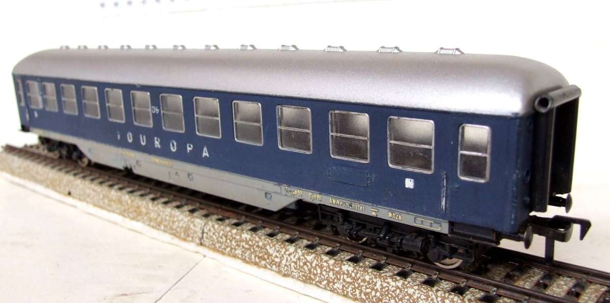 FLEISCHMANN HO: Vintage `DB TOROPA" 1st Class Passenger Coach in Fair un-boxed condition (Germany)