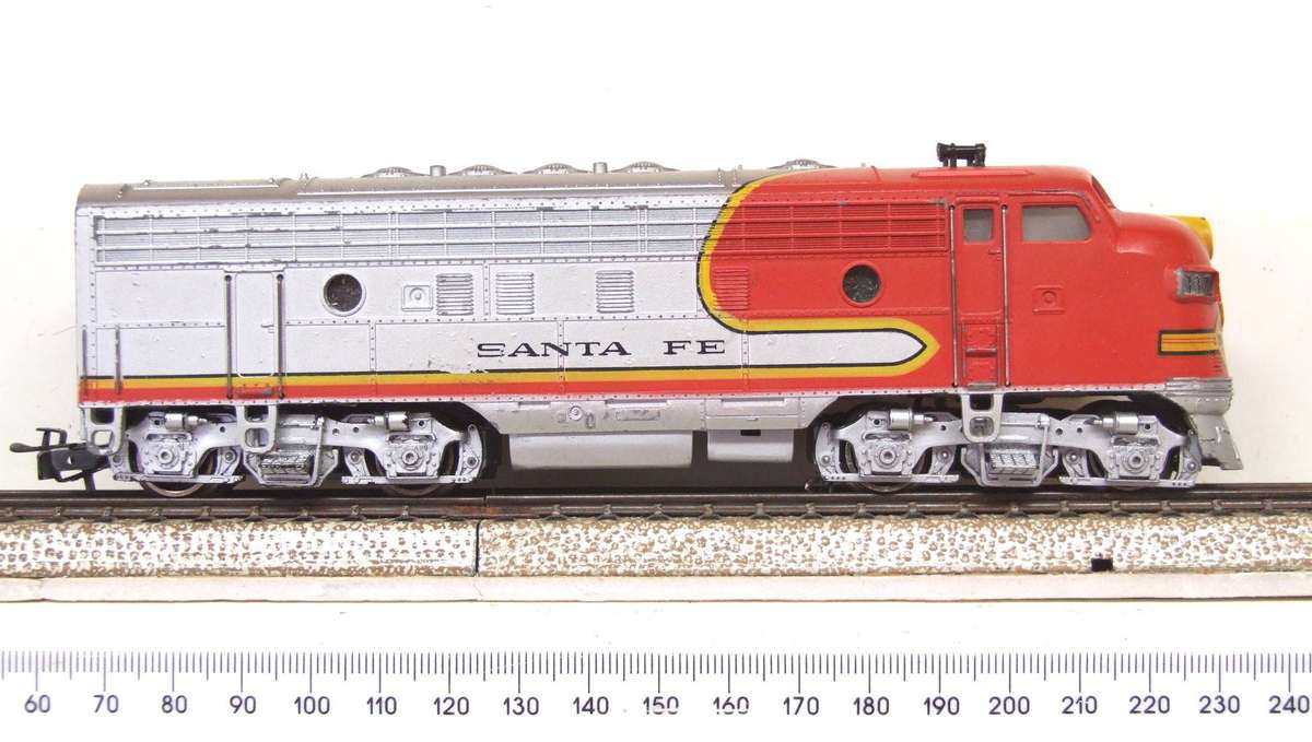MARKLIN HO: Vintage "Santa Fe" EMD F7-A Diesel Locomotive in Good Boxed condition (Germany)