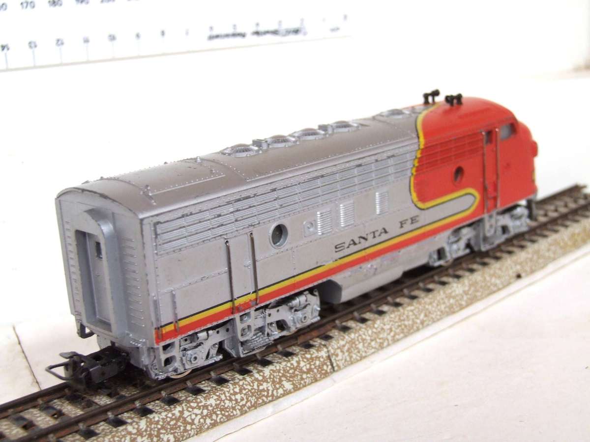 MARKLIN HO: Vintage "Santa Fe" EMD F7-A Diesel Locomotive in Good Boxed condition (Germany)
