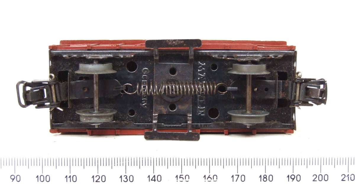 MARKLIN HO: Vintage DB Closed Freight Car in Fair Un-boxed, Used condition (W/GR)