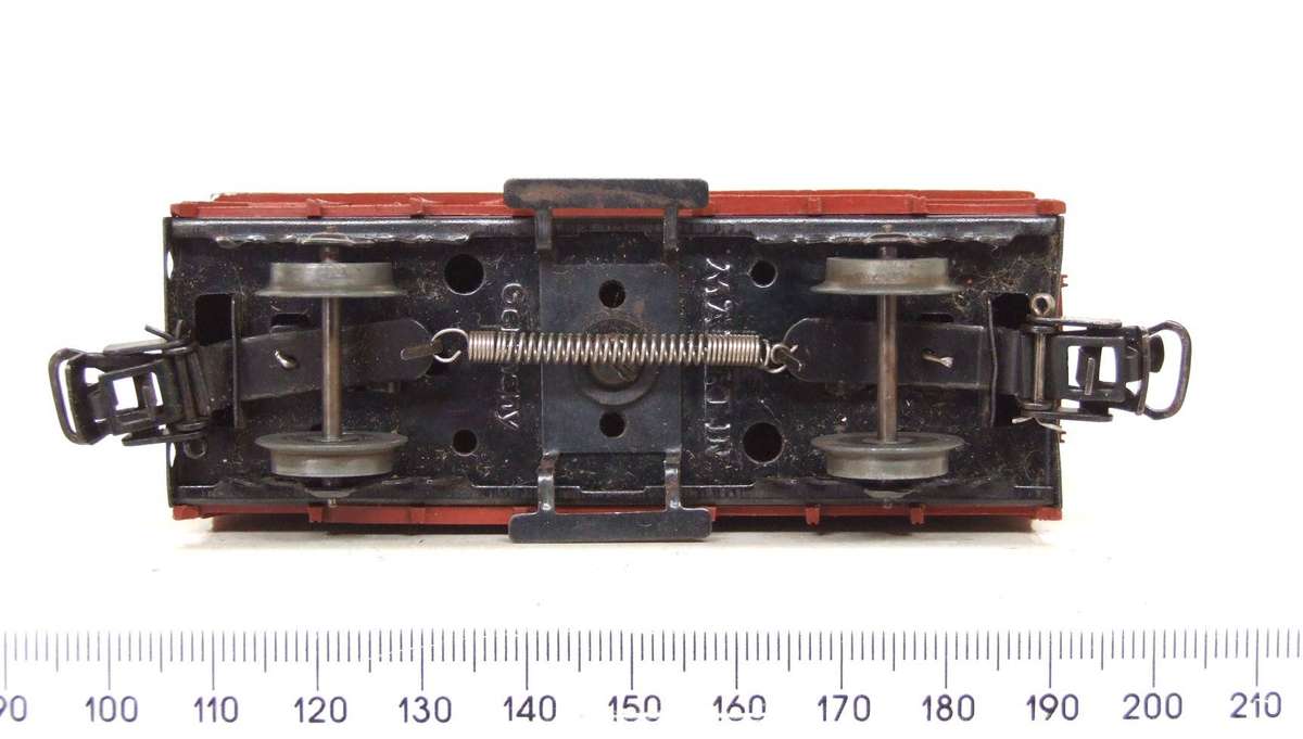 MARKLIN HO: Vintage DB Closed Freight Car in Fair Un-boxed, Used condition (W/GR)